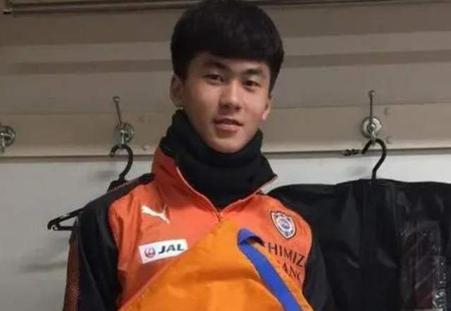 国产树林野战在线播放